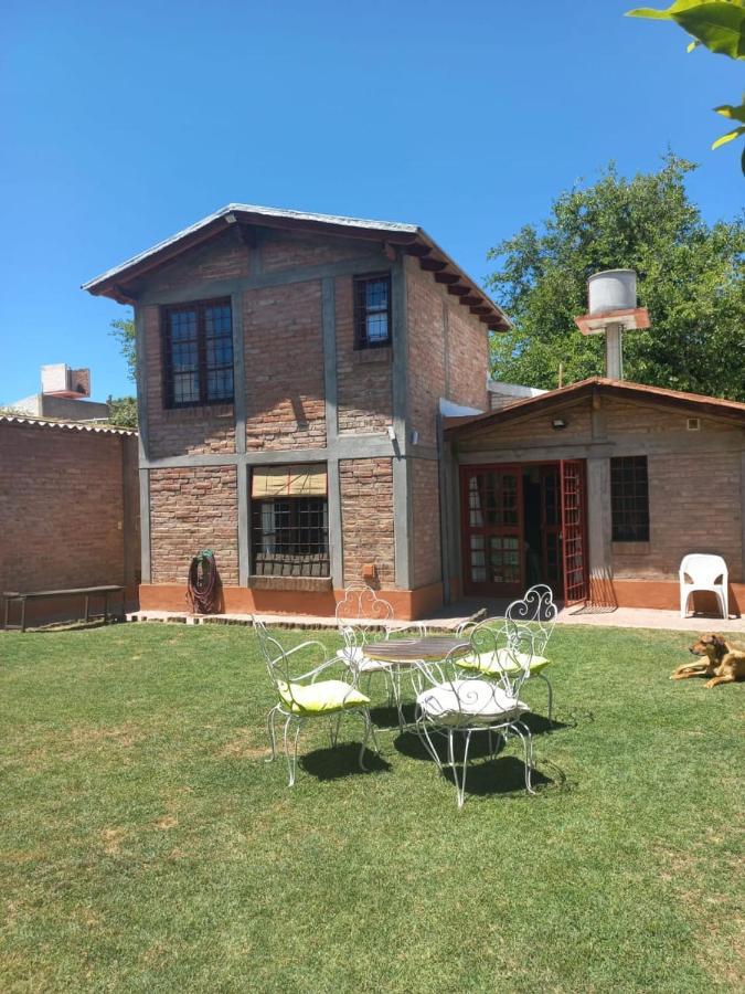 Casa Confortable - Parque Central - Estacionamiento, Patio, 3 Banos, 5 Habitaciones - La Cieneguita Eksteriør billede