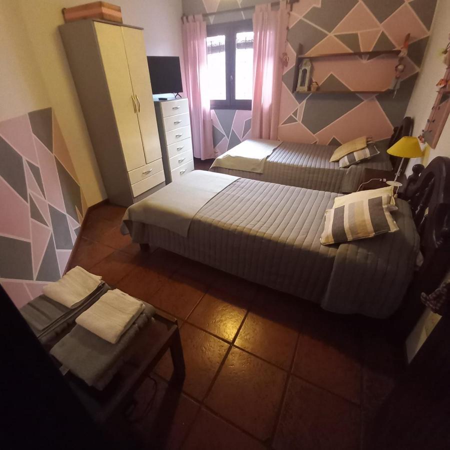 Casa Confortable - Parque Central - Estacionamiento, Patio, 3 Banos, 5 Habitaciones - La Cieneguita Eksteriør billede