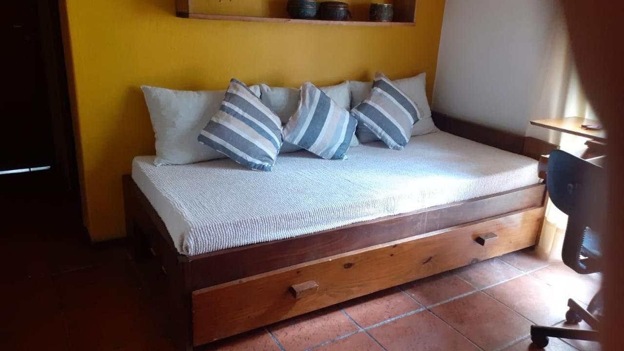 Casa Confortable - Parque Central - Estacionamiento, Patio, 3 Banos, 5 Habitaciones - La Cieneguita Eksteriør billede