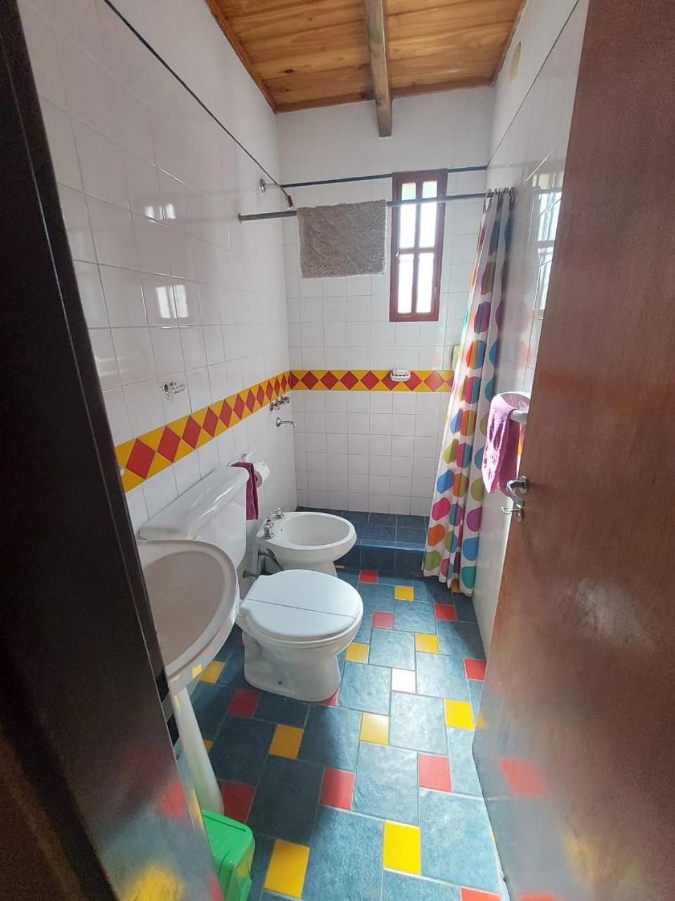 Casa Confortable - Parque Central - Estacionamiento, Patio, 3 Banos, 5 Habitaciones - La Cieneguita Eksteriør billede